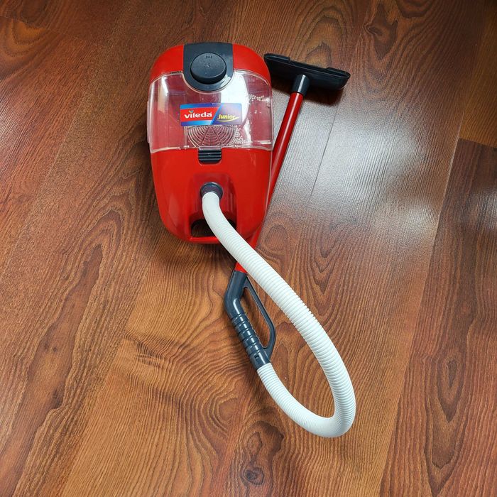 Прахосмукачка Vileda с батерии за млади чистофайнички