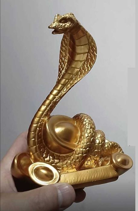 Статуэтка Кобра змея денежная.