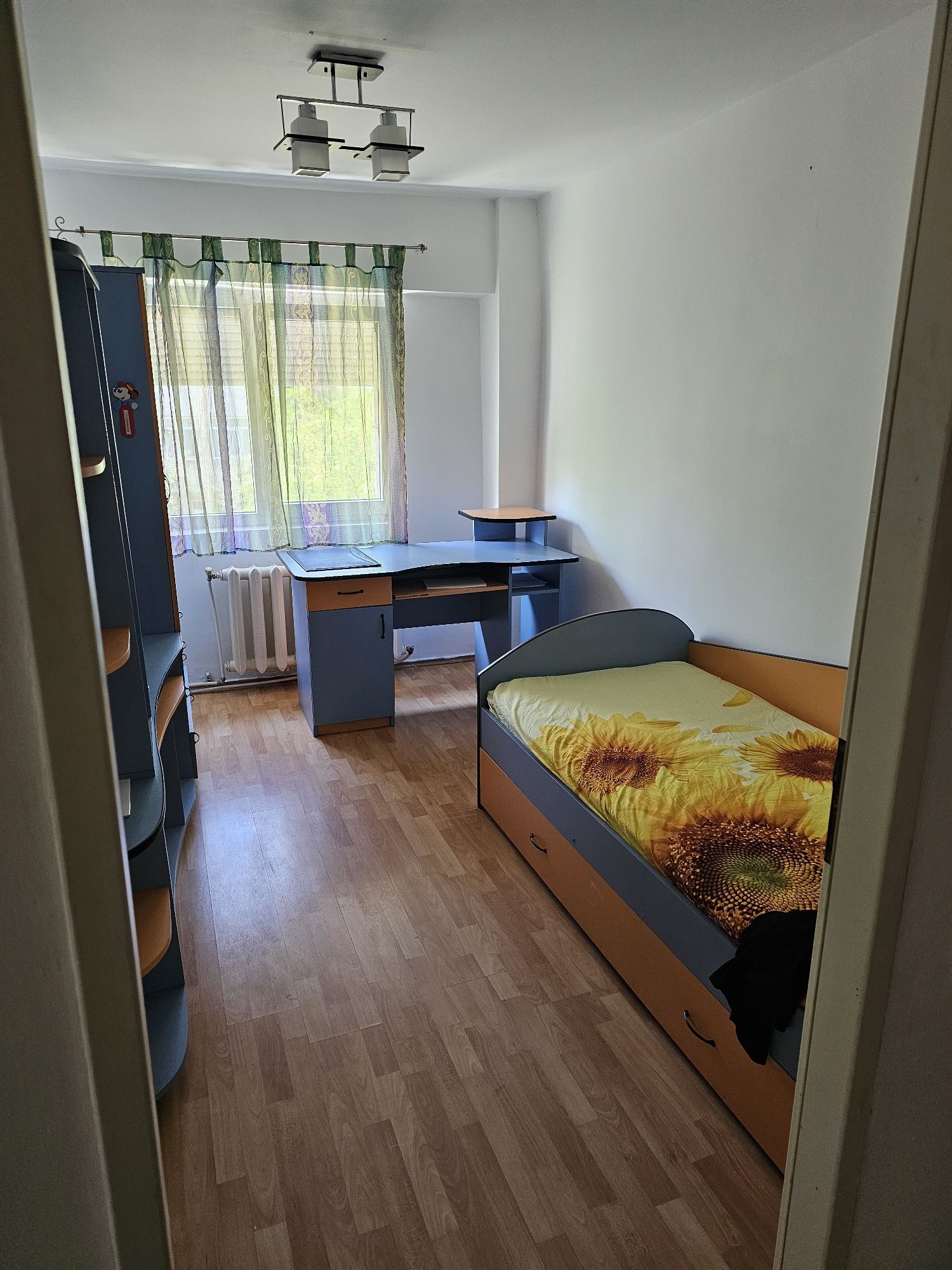 Inchiriez apartament 3 camere
