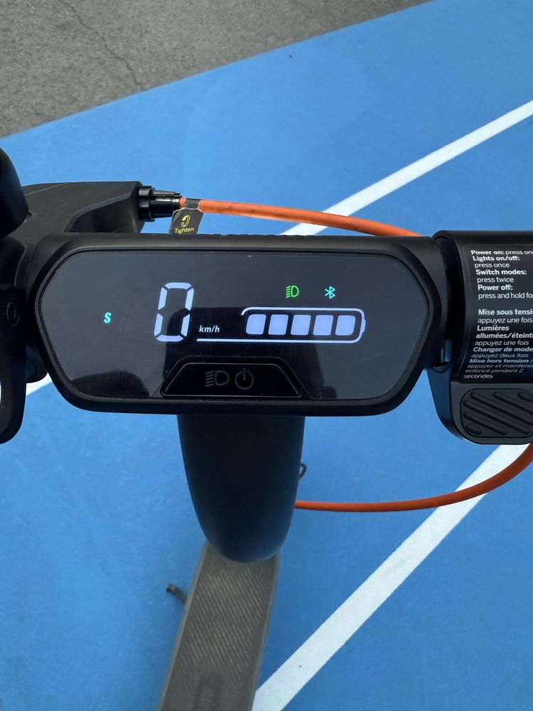 Ninebot E2 PLUS II kick scooter