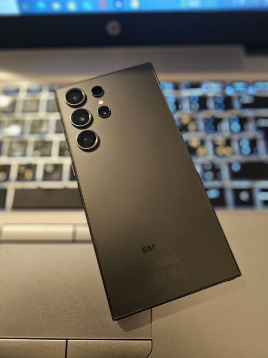 Samsung S24 Ultra 512GB în stare excelentă + cutie și cablu original