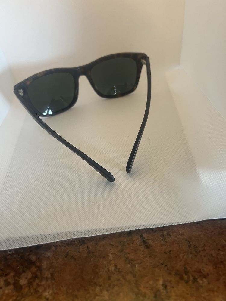 Ochelari de soare pentru barbati Emporio Armani !