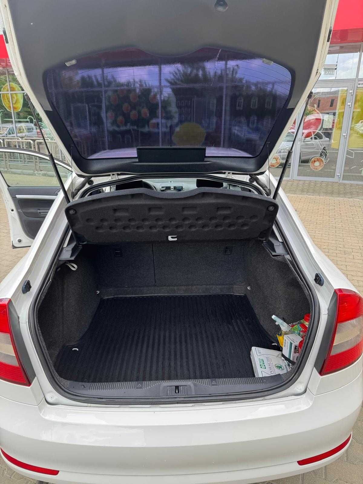 Skoda Octavia 1.6 2011 125613km