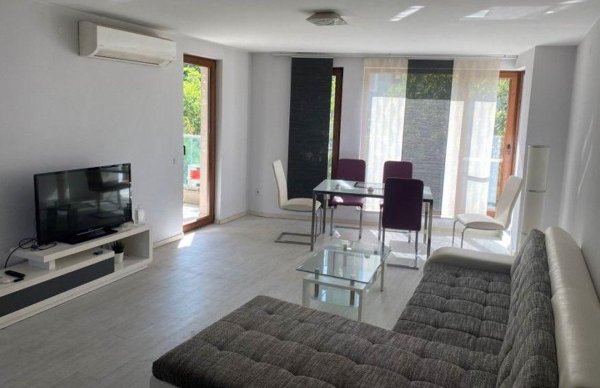 Тристаен апартамент в ж.к. Манастирски ливади.