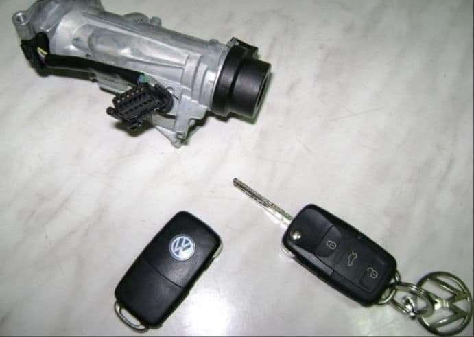 Deblocări uși, chei auto / Reparati contacte , yale. Galati