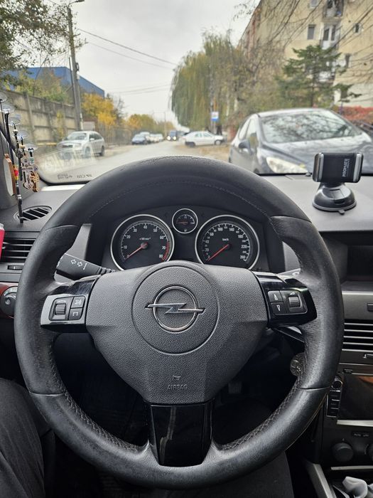 Vând Opel Astra H