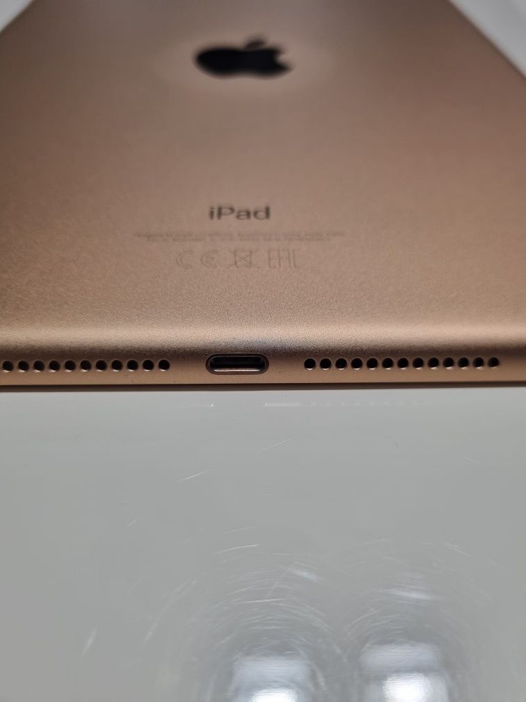 Ipad 6 th- 128GB Rose gold