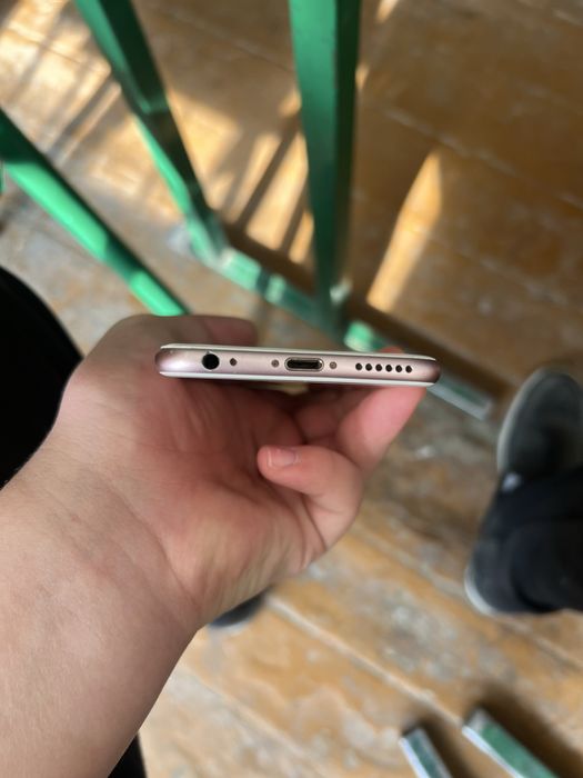 IPhone 6S rose.