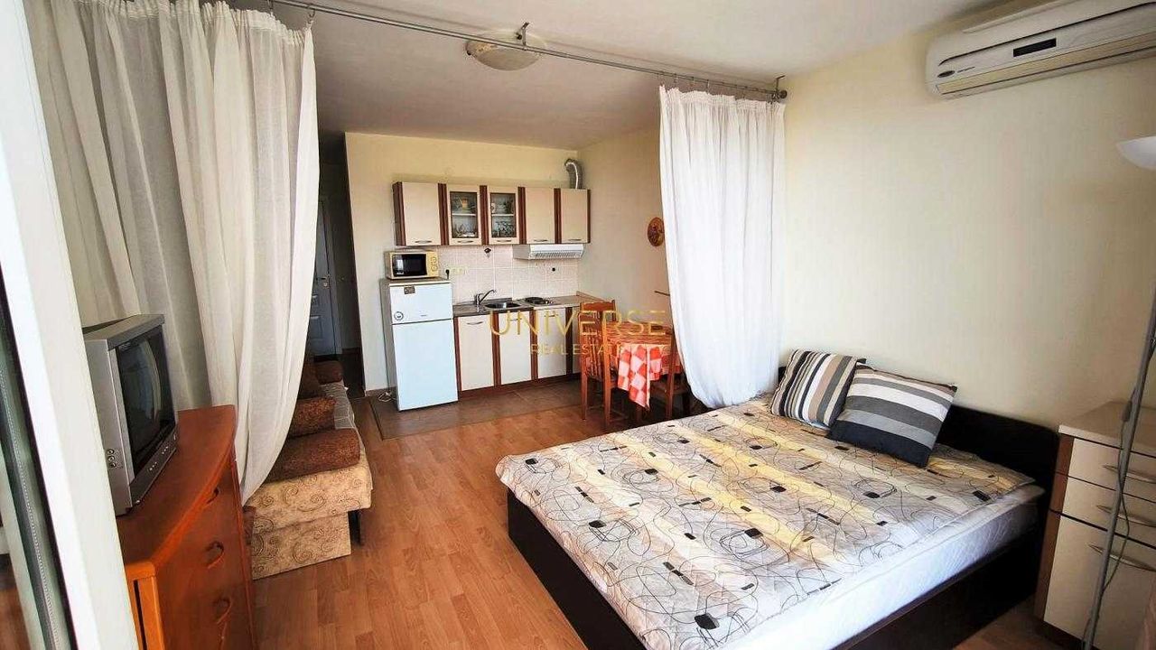 Продава се Едностаен апартамент в Свети Влас - 45 кв.м за 1156 €/кв.м - Снимка #3