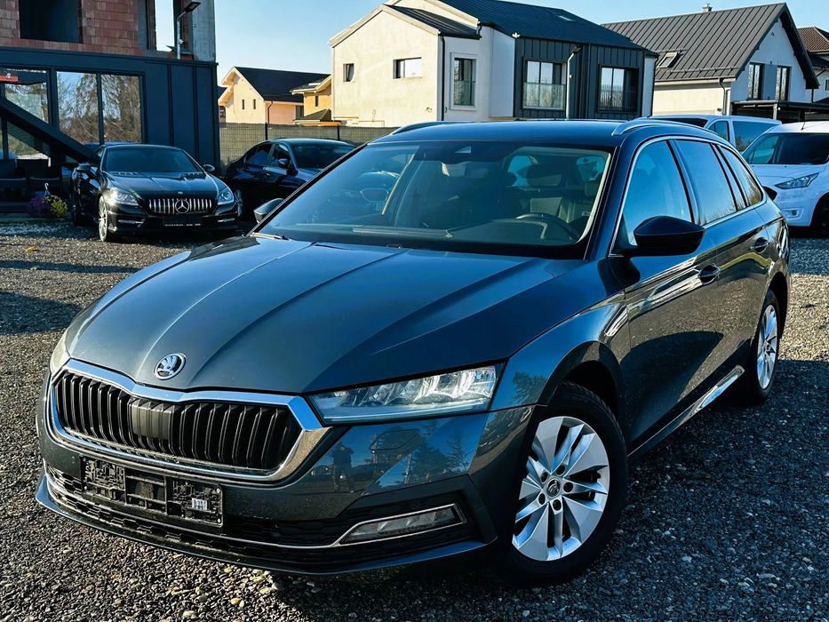 Skoda Octavia Black EDITION / Bord digital / NAVI mare