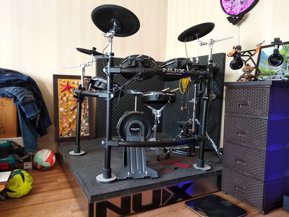 Электронная барабанная установка   Nux DM-8