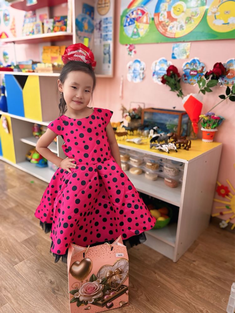 На прокат платья размеры 5-6 -7 лет
