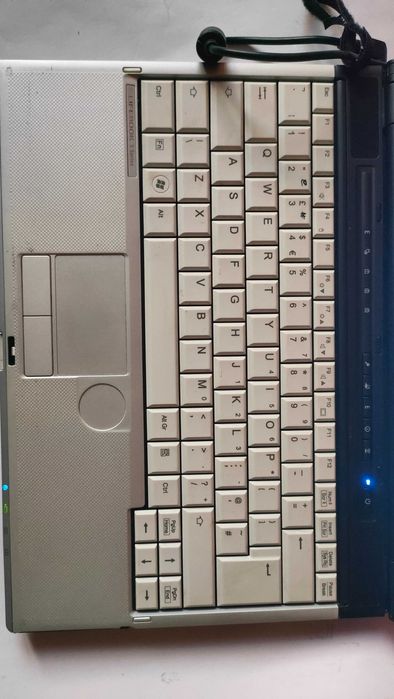 Лаптоп fujitsu s760 4гб/320гб/ win 10