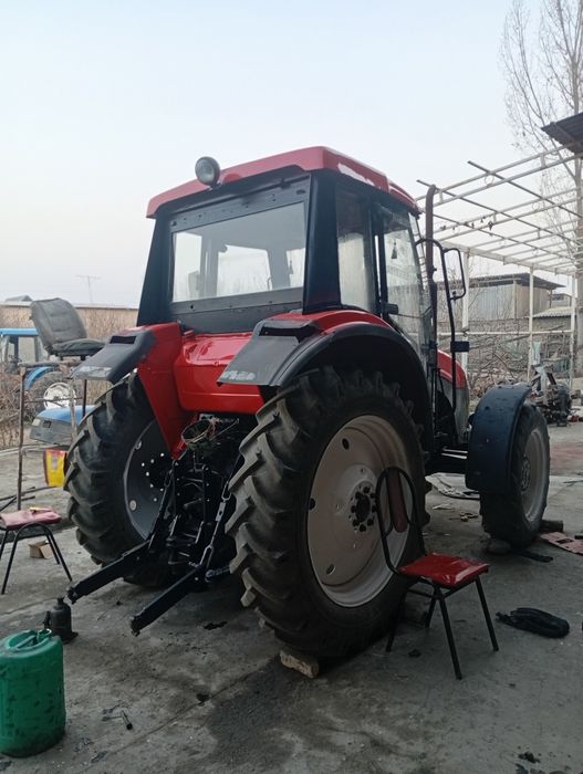 Юто 804 трактор  сотилади