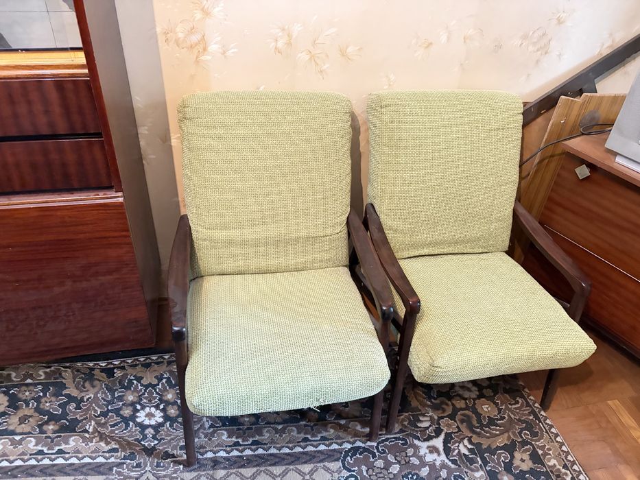 Продается комплект мебели