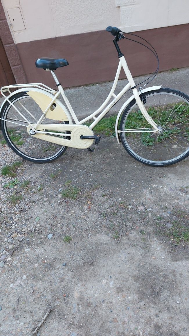 Bicicleta de dama cu rotii de 28.