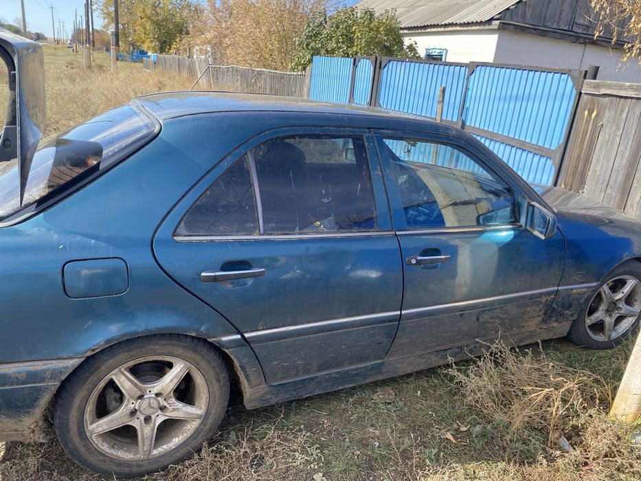Продам мерс 220 на акивном ходу или обмен на ваз цена 600 тыс