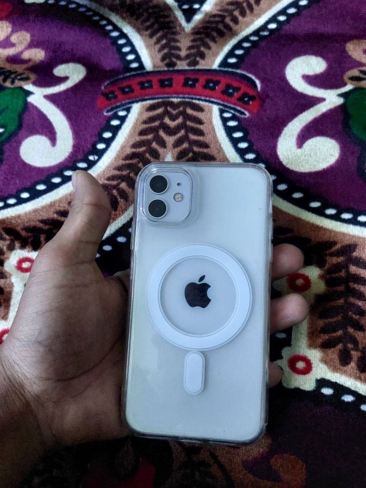 Iphone 11  ideal sastayana