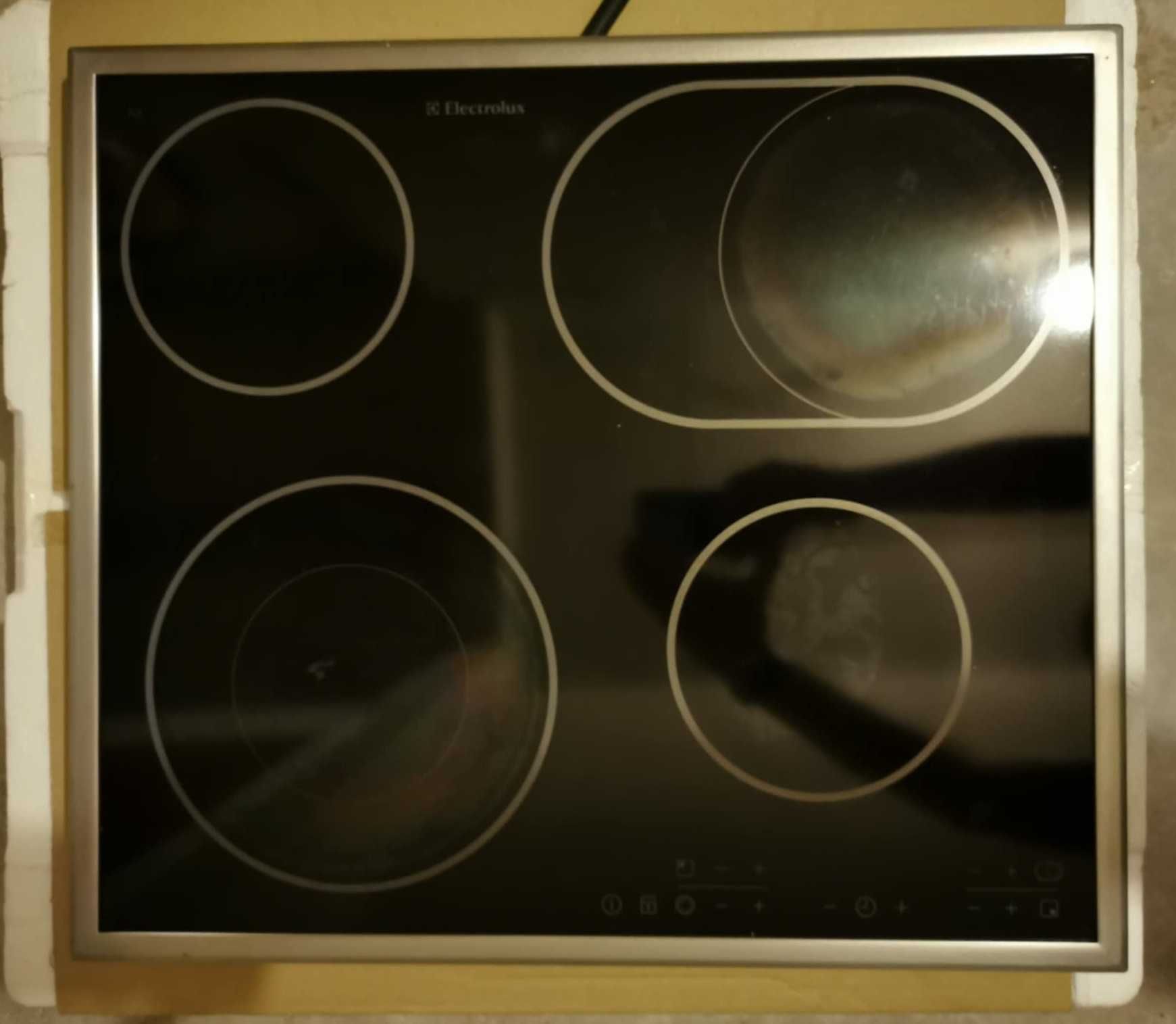 Стъклокерамичен плот за вграждане Elektorlux