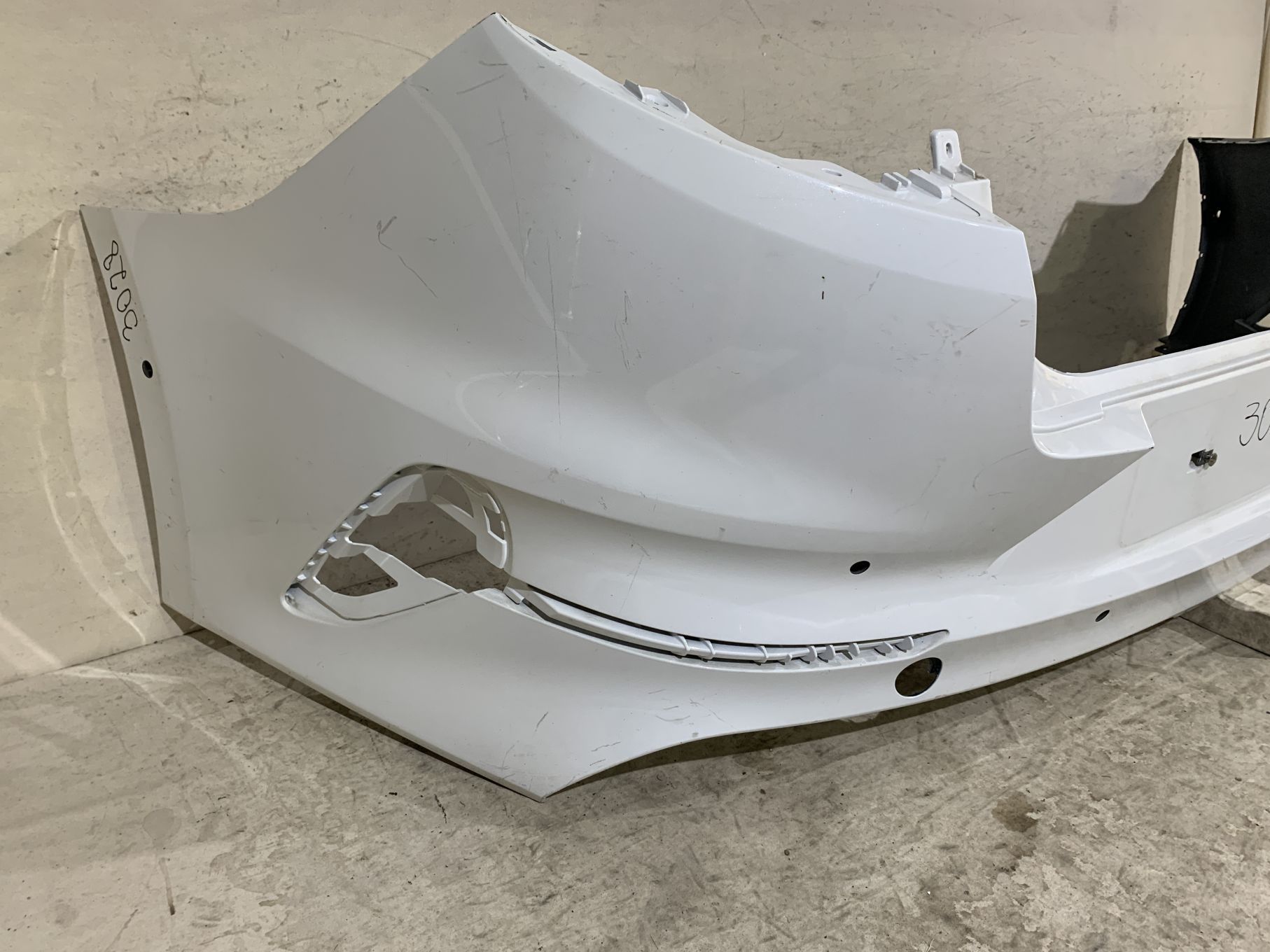 Bara spate  Kia Ceed, Kombi, 2018, 2019, 2020, 2021, 2022, cod origine OE 86611-J7710.