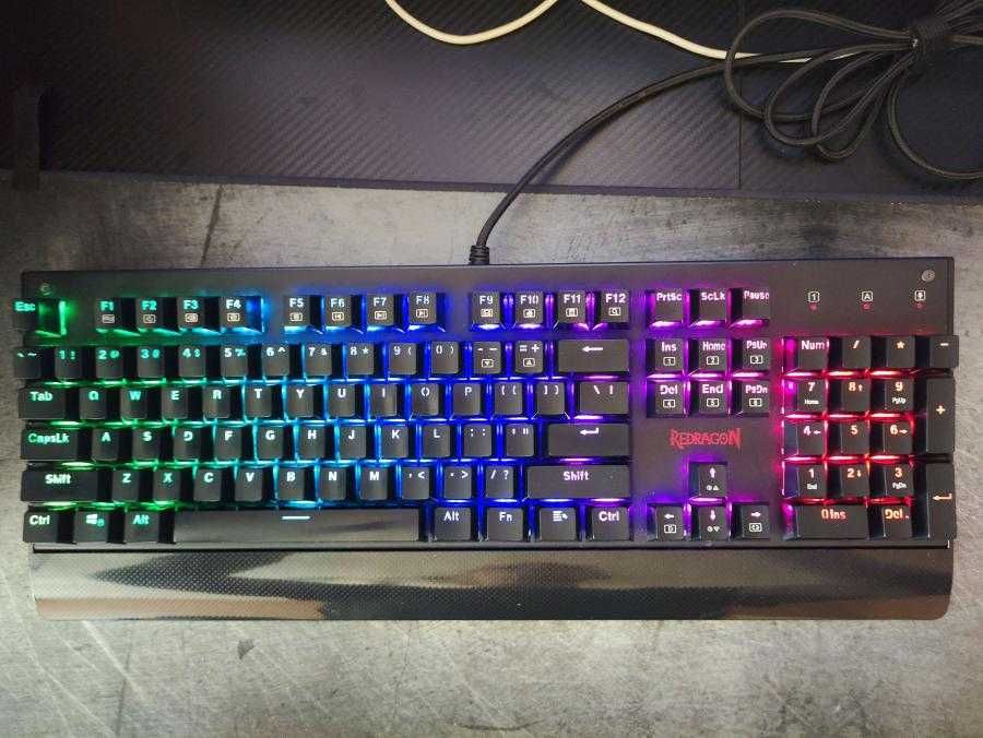 Геймърска механична клавиатура Redragon Kala K557 RGB