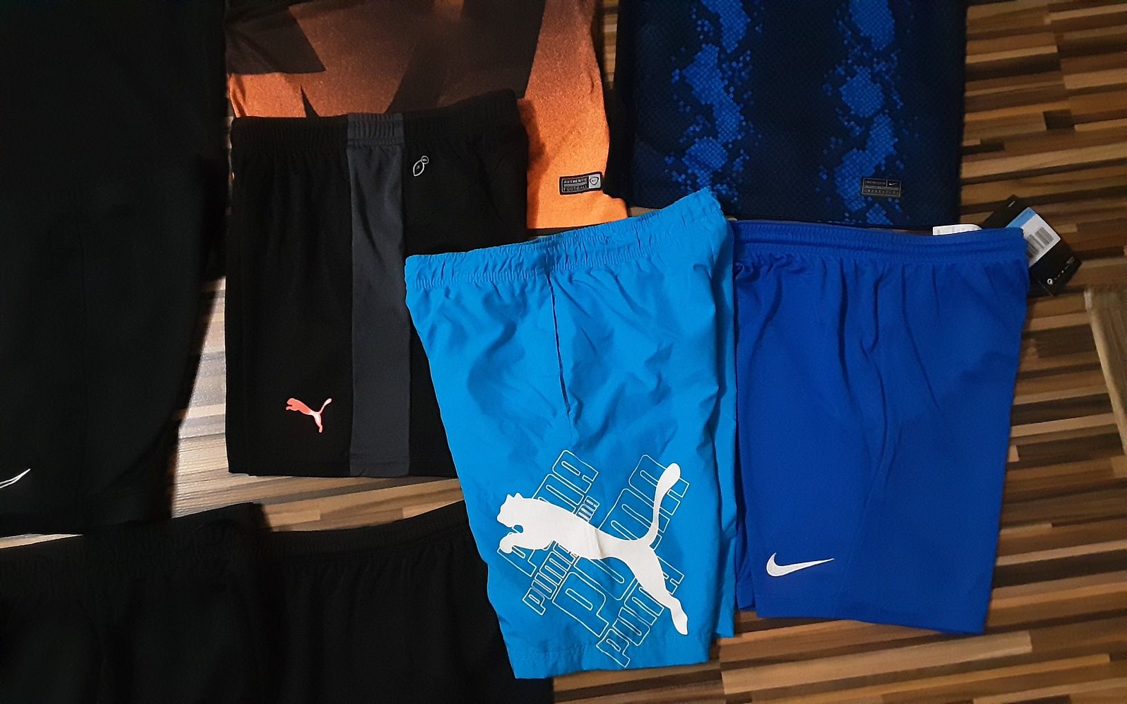 (M 137-147) NIKE оригинални тениски и къси панталони