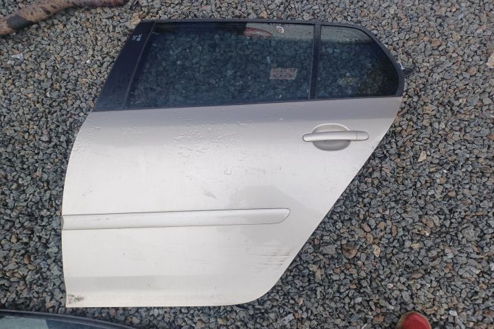 Usa spate stanga Volkswagen VW Golf 5  [din 2003 pana  2009] seria Hatchback 5-usi 1.6 MT (102 hp)