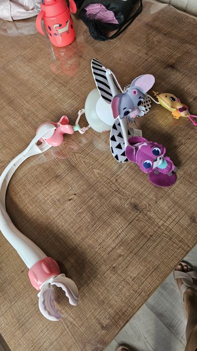 Въртележка за легло,количка Tiny Love Take-Along Mobile Tiny Princess