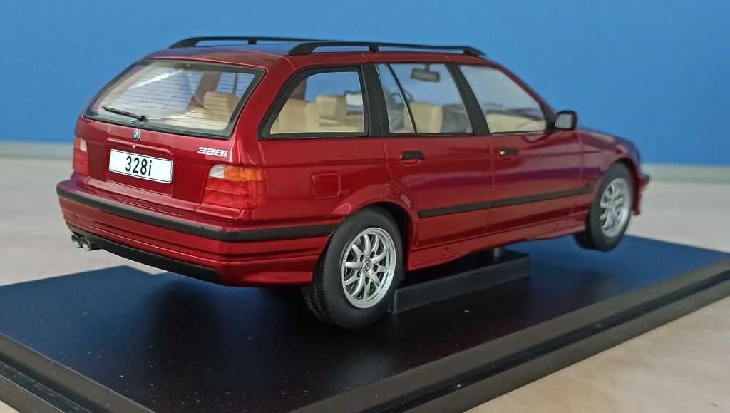 Macheta BMW Seria 3 Touring E36 Break 1995 rosu metalizat - MCG 1/18