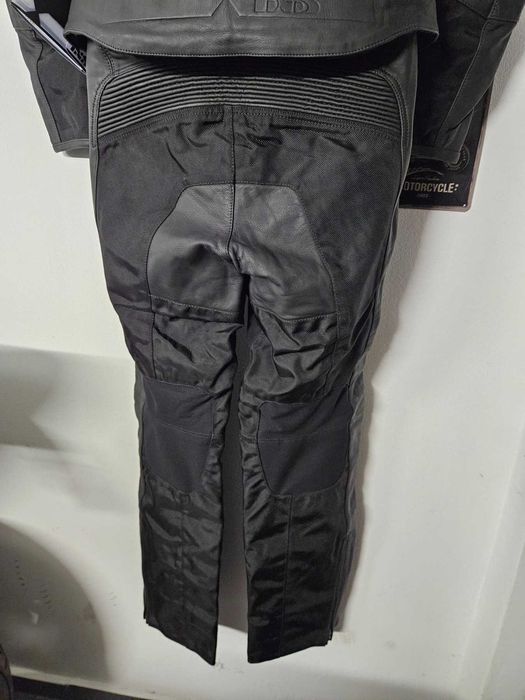 Чисто нов мото екип IXS -(текстил и кожа) , размери: от 50 до 56