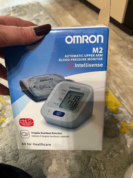 Tensiometru automat pentru brat Omron M2 tehnologie Intellisense