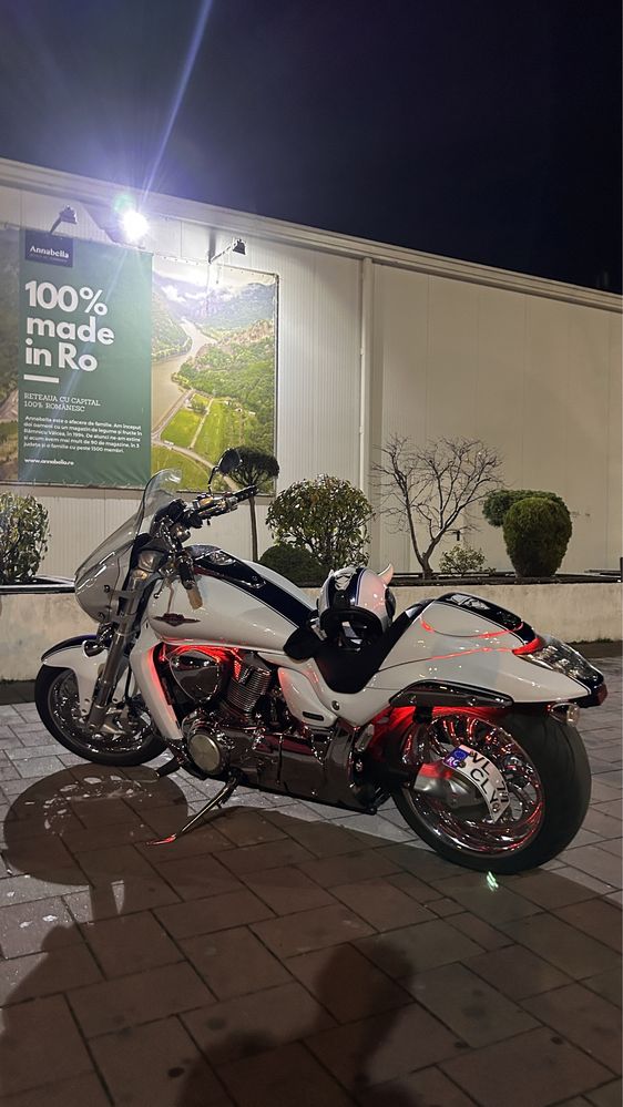 Suzuki Intruder / Boulevard VZR 1800 1M09R full accesorizat Recent