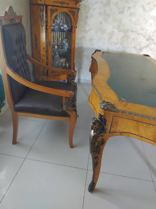 DE vanzare set de mobilier de birou cu stil clasic, neorenascentist