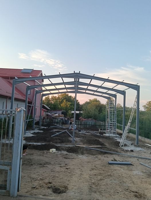Vând hală metalică 10 m lățime 20 lungime 4 m confecționată din profil