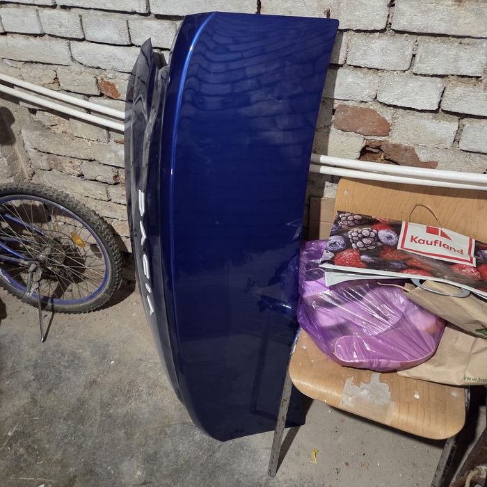 Capota spate logan 3 avariată.