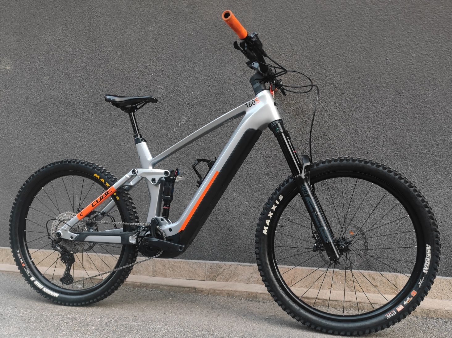 Карбонов Електрически Велосипед 27.5 Cube Bosch CX Smart System 750Wh