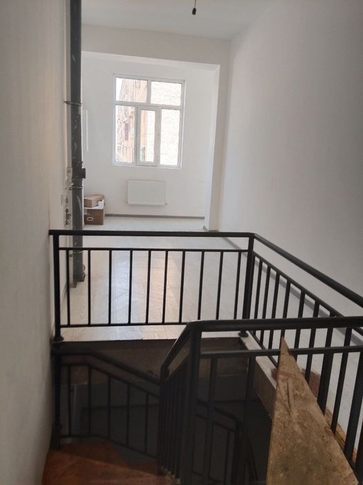 Янгийул шахар, ориентир Оазис аквапарк
Квартира сотилади 
Дуплекс 1-1