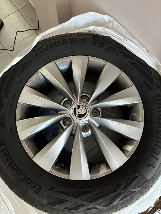 Оригинални джанти с гуми от Шкода Карок 215 60 16