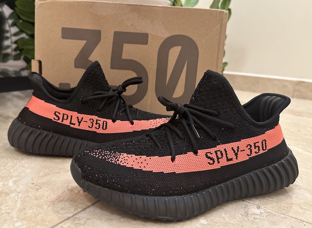 Yeezy Boost 350 Core Black Red - Marimi 36-46 in stoc acum