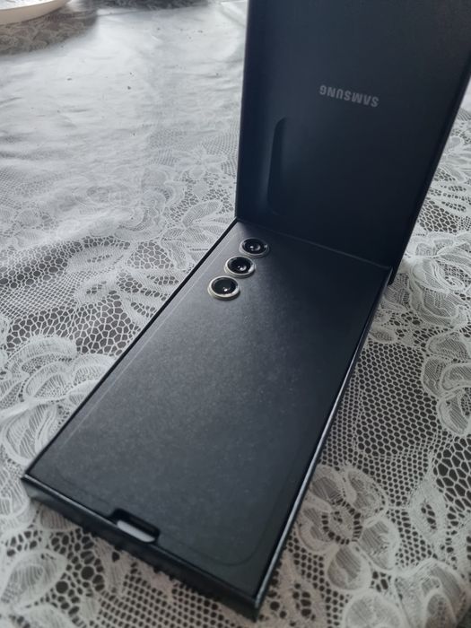Бял Samsung Galaxy S23 256 GB - Без забележка