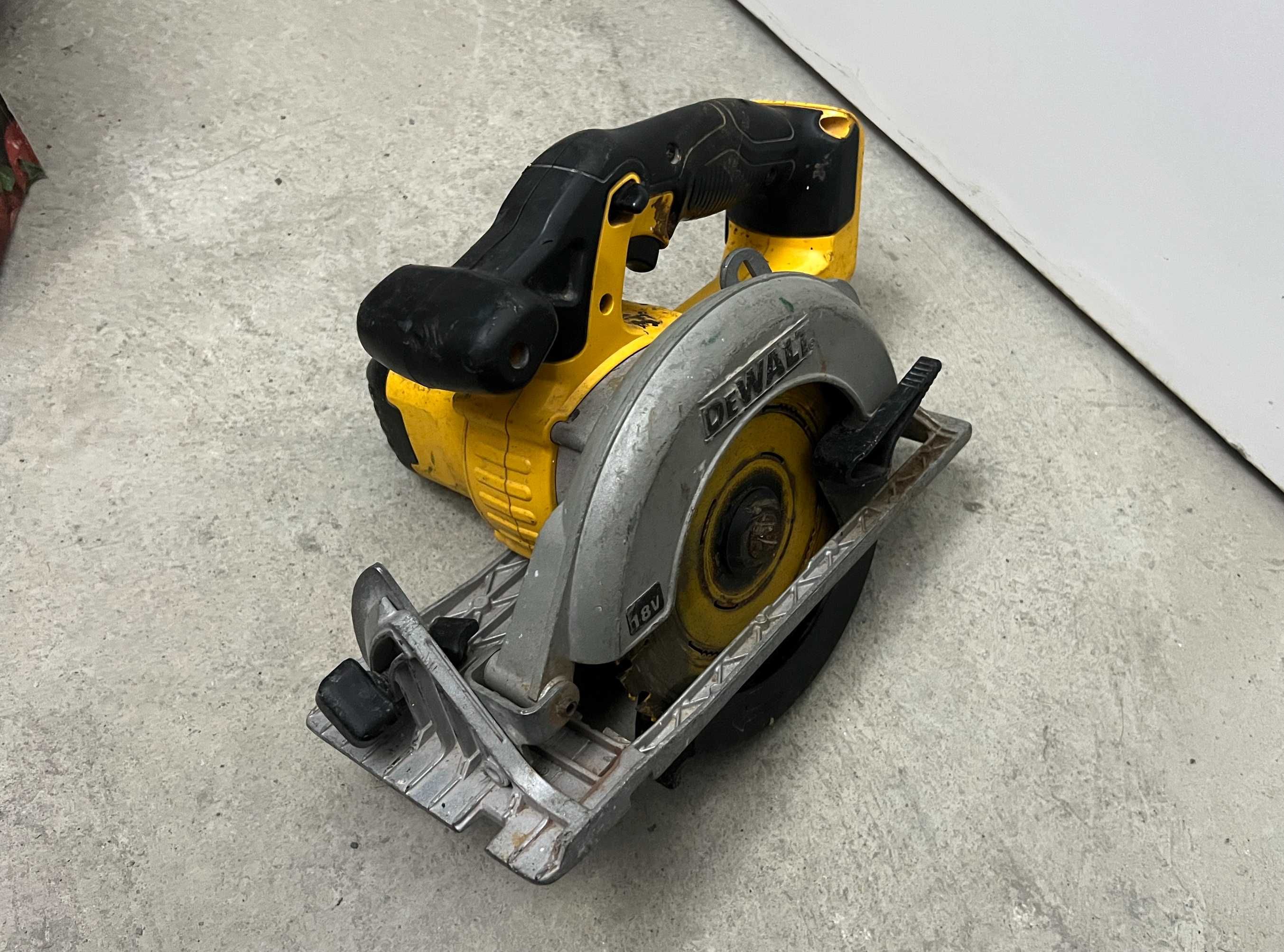 Fierastrau circular manual DEWALT DCS391 - corp