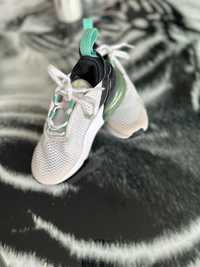 Детски маратонки Nike 270