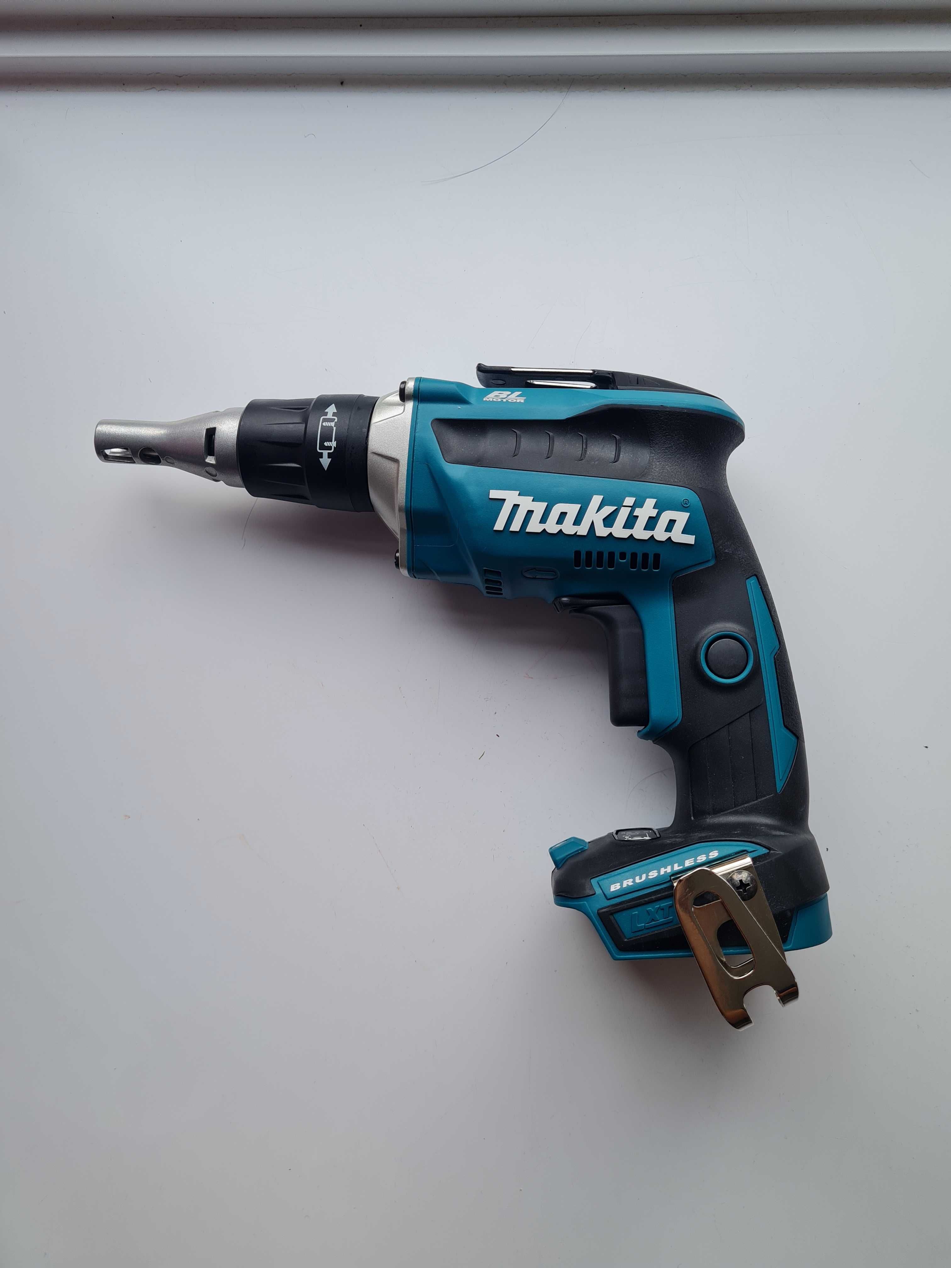 Makita XSF03 Макита