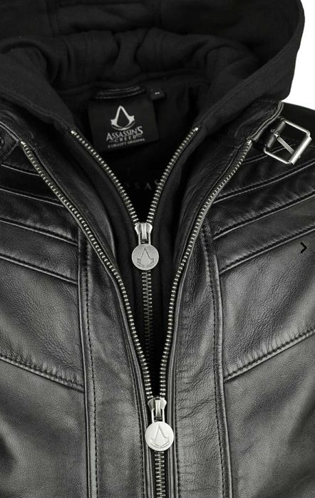 Продавам кожено яке "Legacy" Leather Jacket black by Assassin's Creed