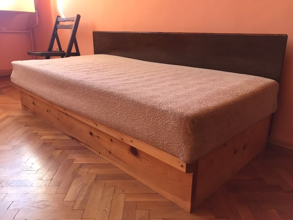 Легло с матрак и механизъм