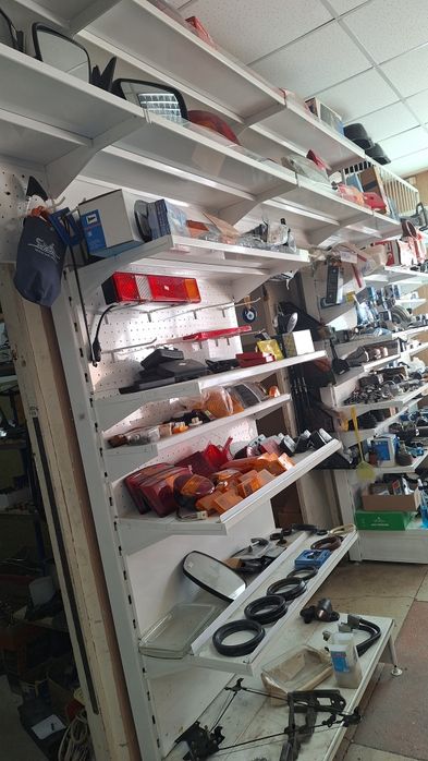 Стеллажи металлическиеие белые