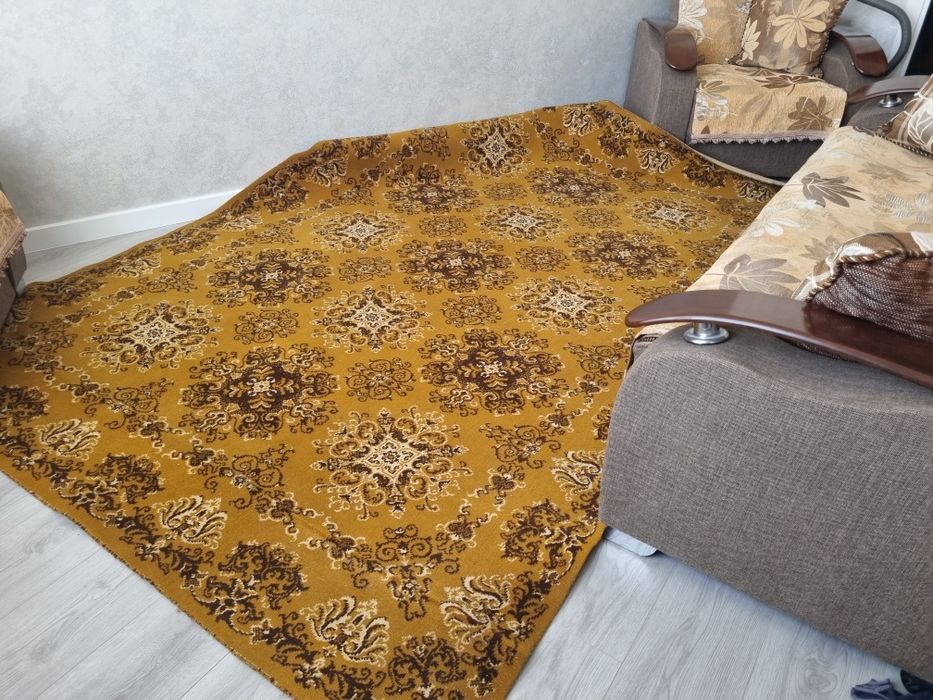 Продаются ковры б/у