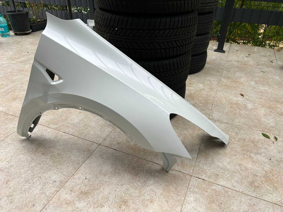 Aripa fata dreapta Tesla model Y
