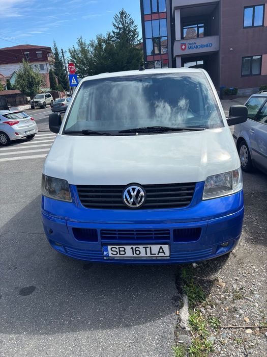 8+1 Multivan Volkswagen Caravelle T5 4x4 . Autoutilitara