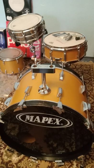 Продам барабанную установку. Полный комплект + запасной пластик.